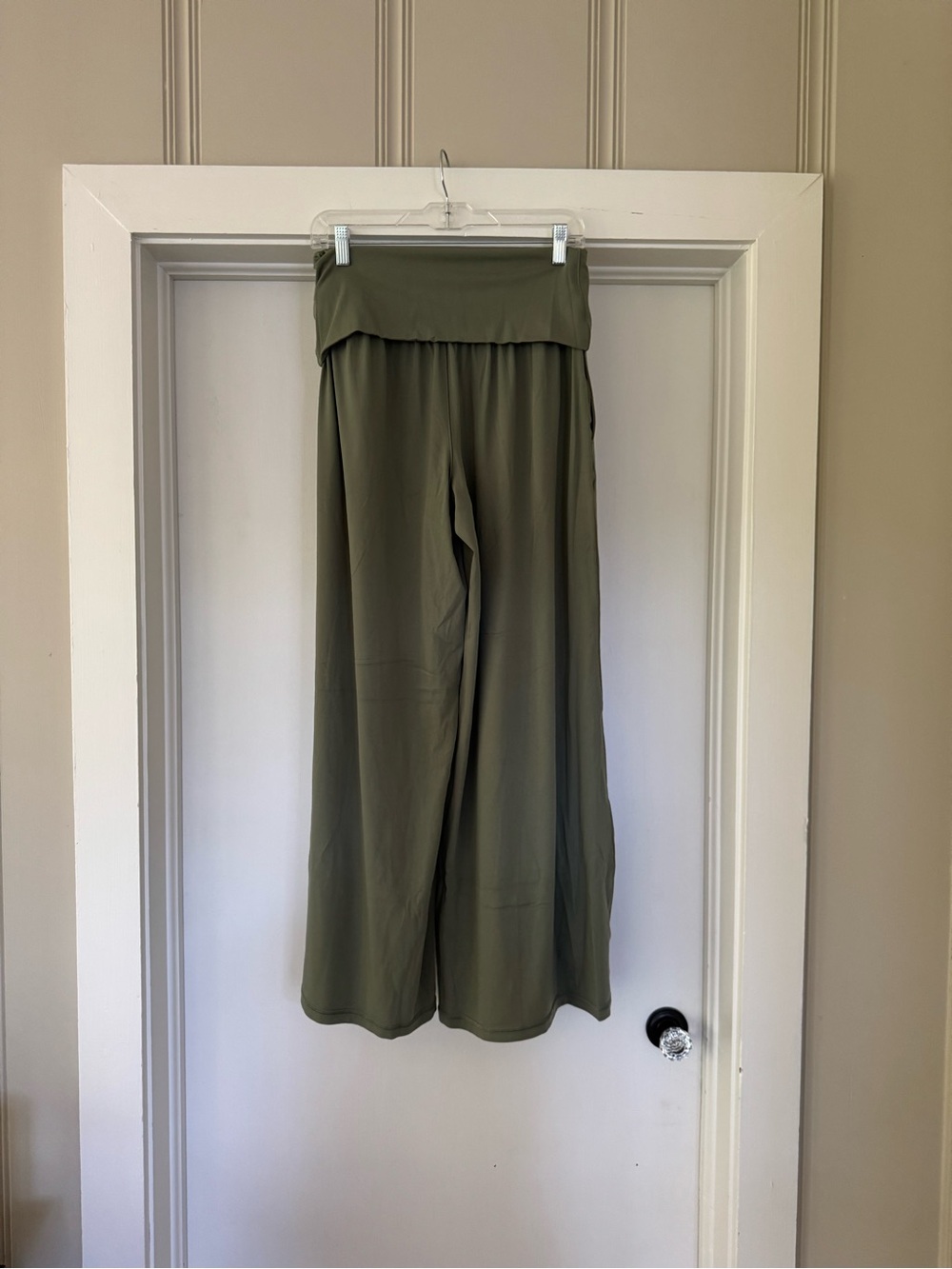 Offline by Aerie Super Wide Leg moss green pants